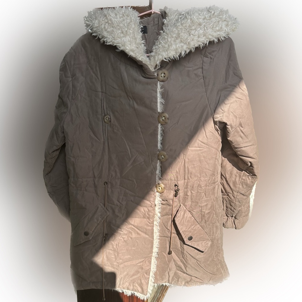 Fur coat - Picture 1 of 13